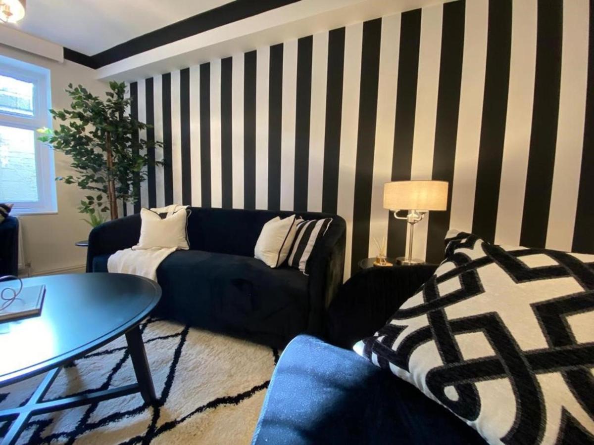 Chic 1 Bed Flat Zone 2 Hampstead Swiss Londra